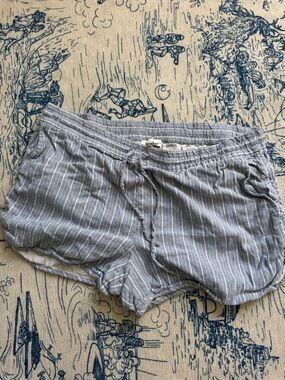 Club Monaco Gray and White Striped Linen-Blend Athletic Shorts